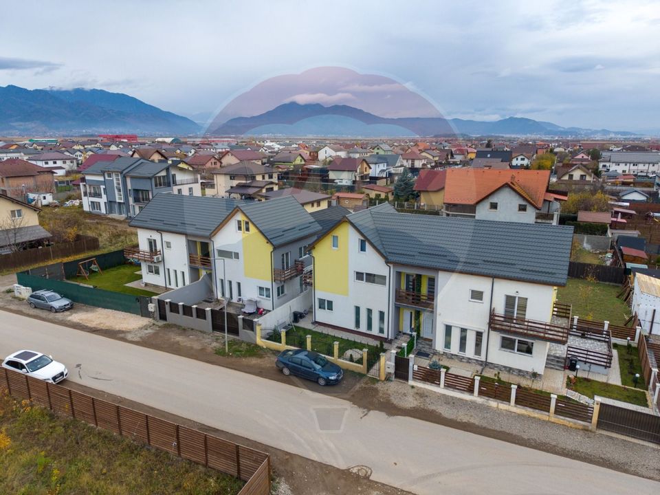 Casă 4 camere, de inchiriat, Izvor!