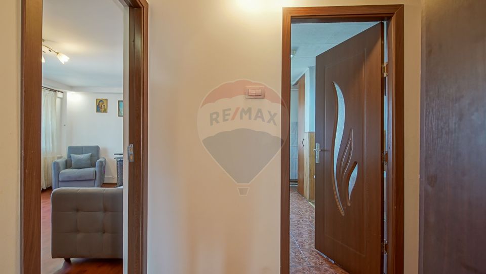 Apartament 3 camere, 2 băi –Tractorul