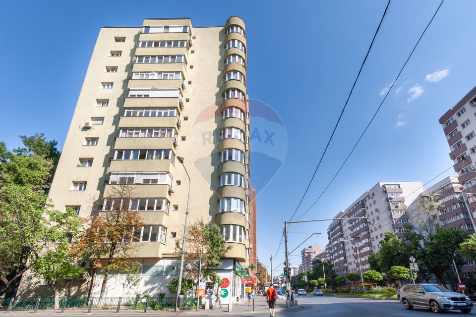 4 room apartment on Iuliu Maniu boulevard intersection Apusului