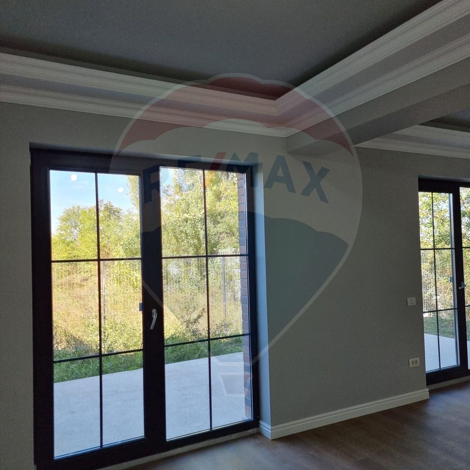 DE VANZARE Vila tip Quadruplex OTOPENI