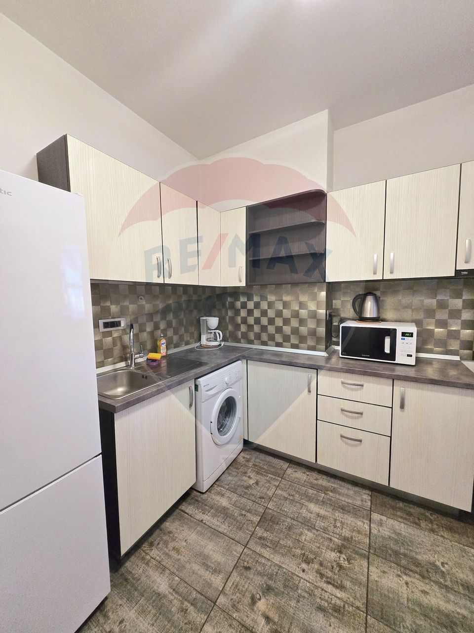 Apartament cu 4 camere P-ta Rosetti 3