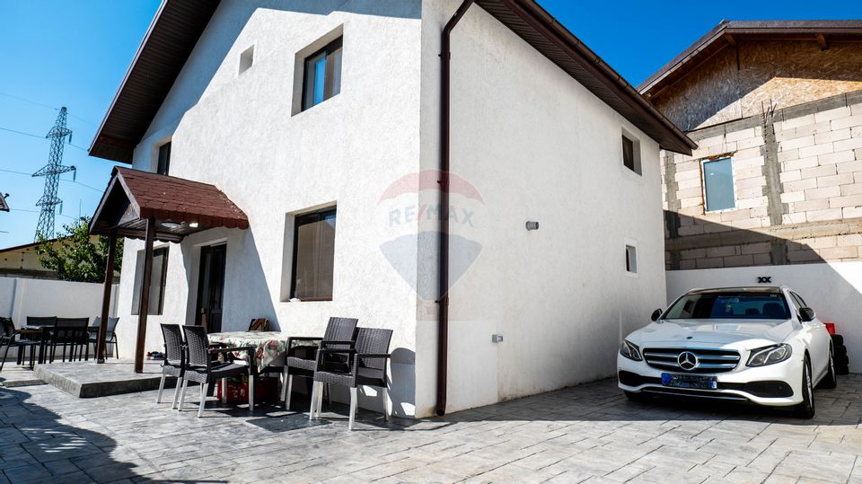 Vanzare vilă cu 4 camere si teren, zona Dobroesti