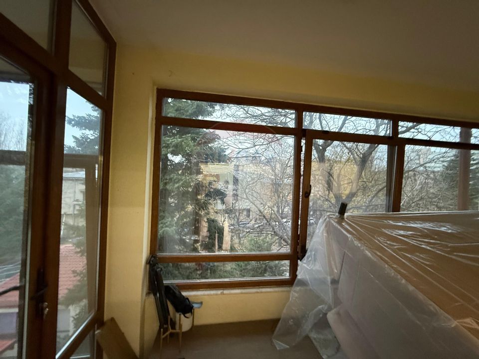 De inchiriat Casă / Vilă 7 camere + curte zona Vatra Luminoasa