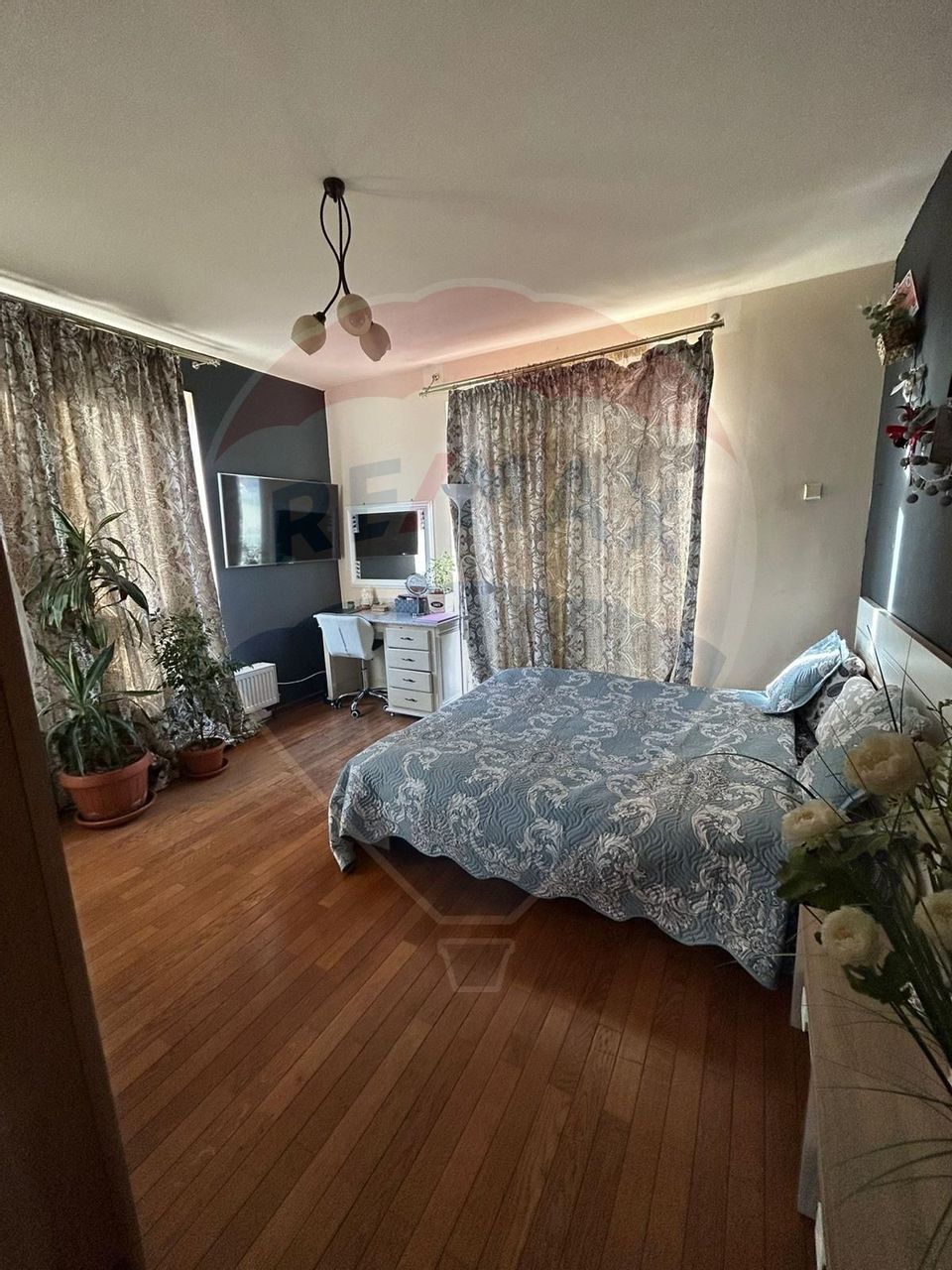 Casă | Vilă insiruita | Inchiriere| 5 camere