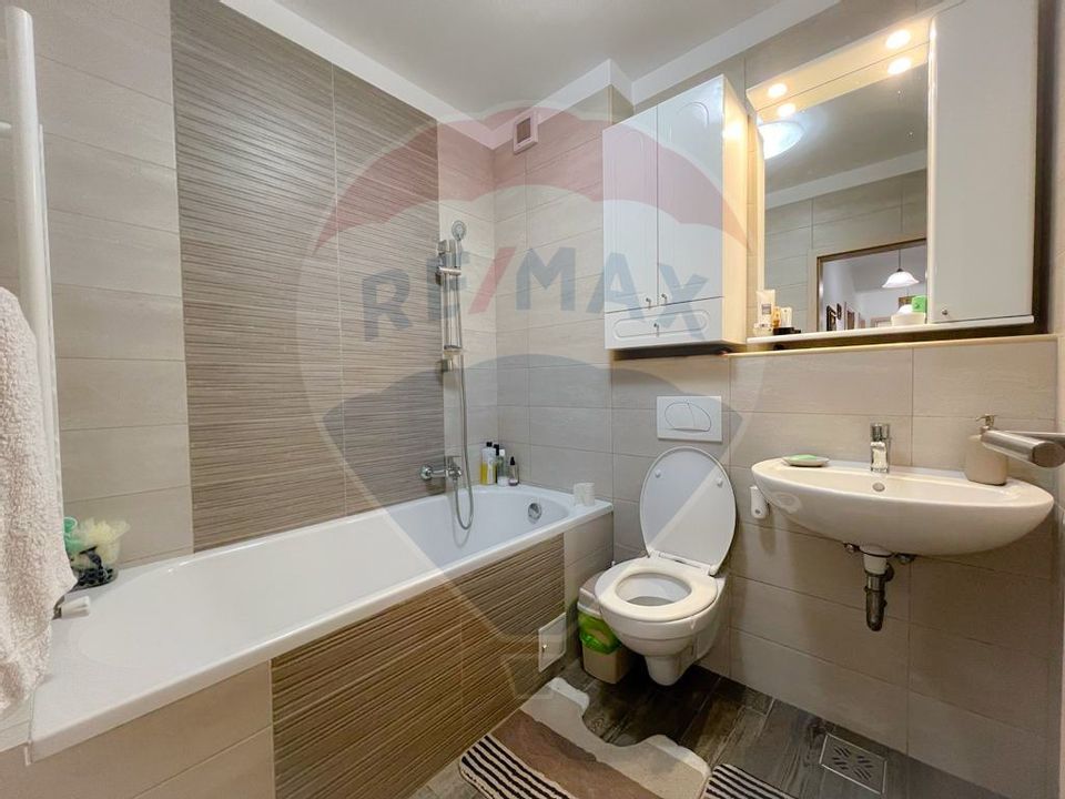 Apartament de 3 camere cu gradina proprie de 53mp, zona Tractorul!