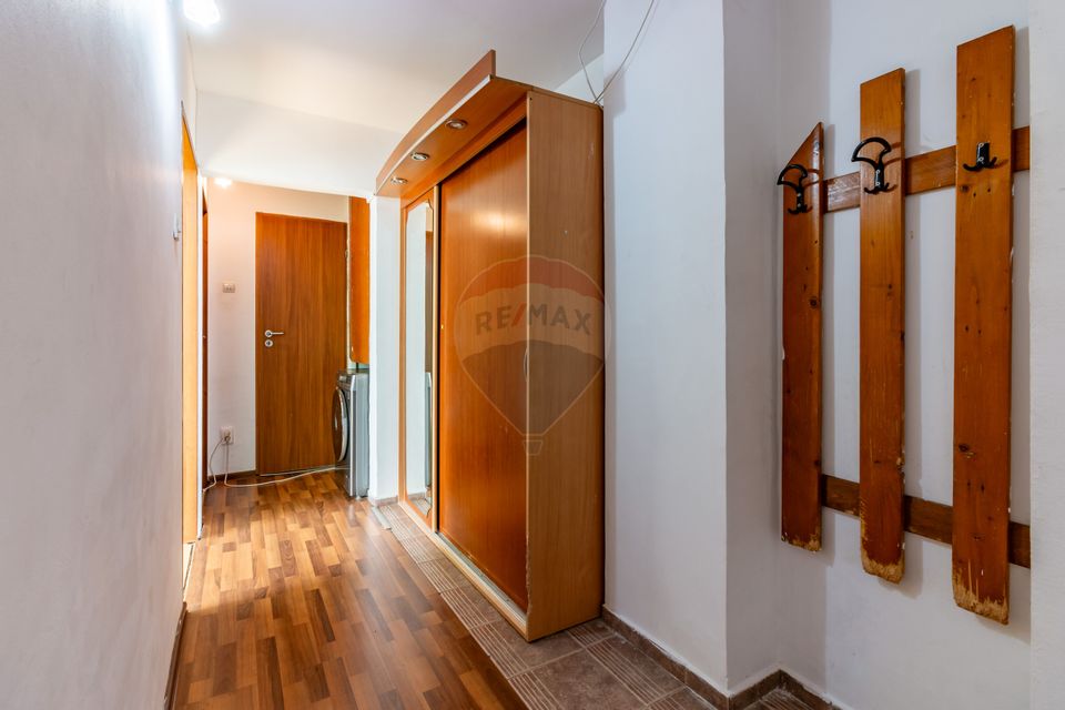 Apartament cu 3 camere de vânzare în zona Titan