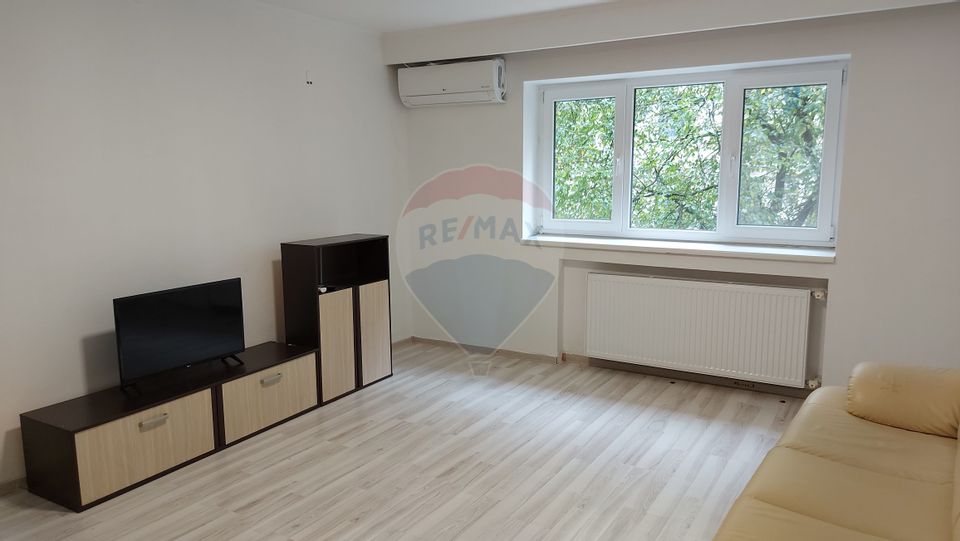 Închiriere apartament 3 camere – Bulevardul Unirii