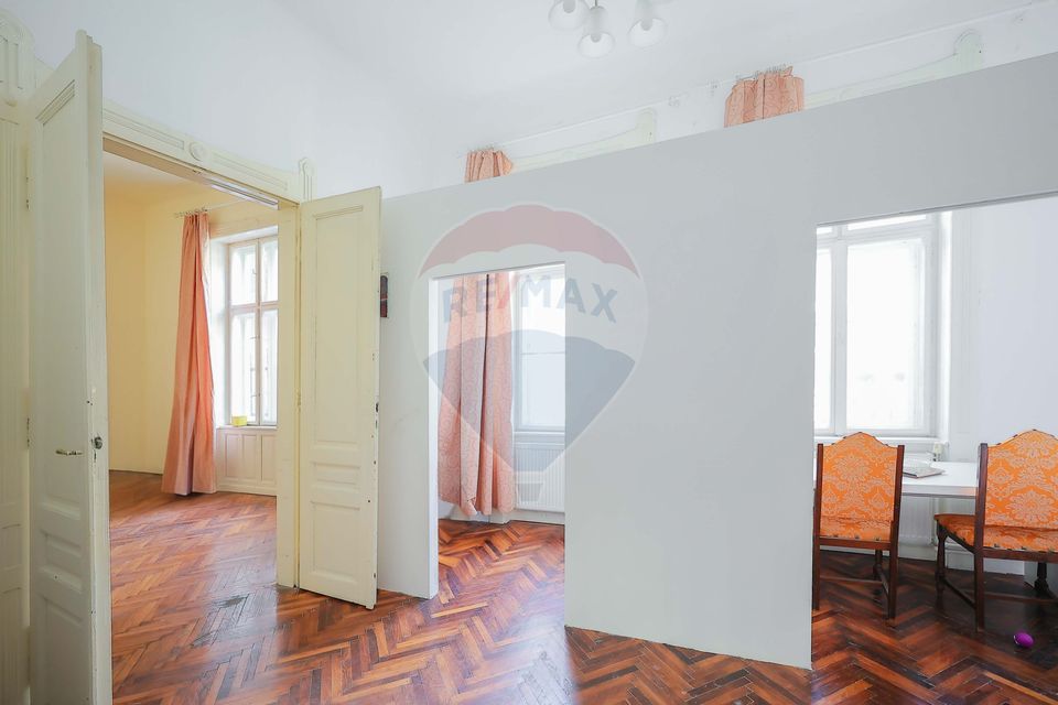 Casă de Vânzare cu 4 camere, Ultracentral - Cuza Vodă