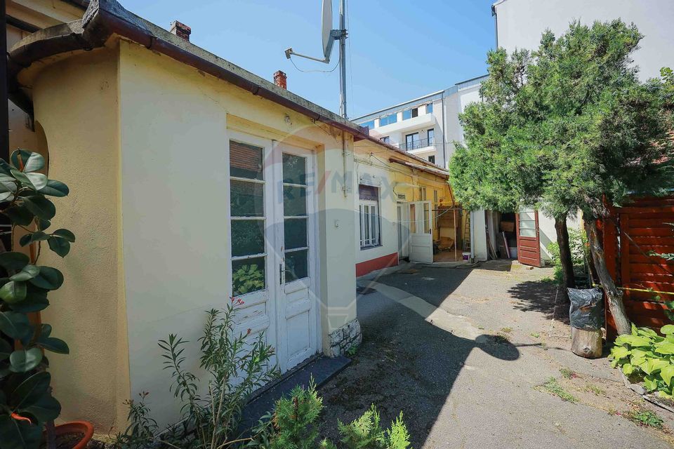 Apartament cu 3 camere de vânzare în zona Ultracentral