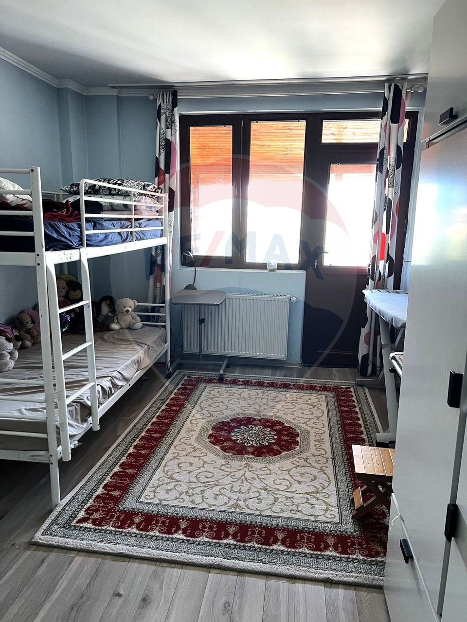 Apartament cu 6 camere de vânzare în zona Fundeni