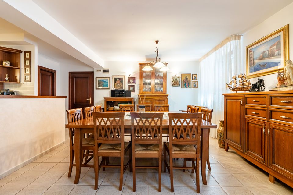 Vilă + casă de oaspeți + casă angajați | 12 camere | 530mp | Mogoșoaia