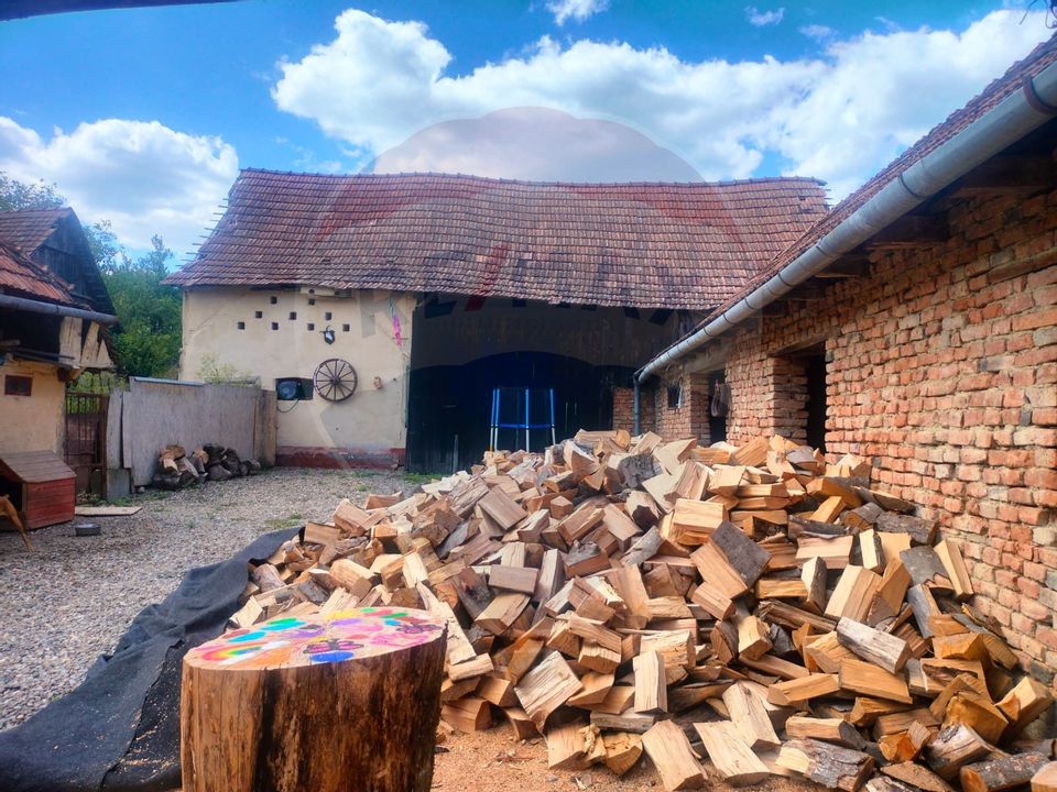 Casă la tara in satul Retis, comuna Bradeni, aproape de Sighisoara