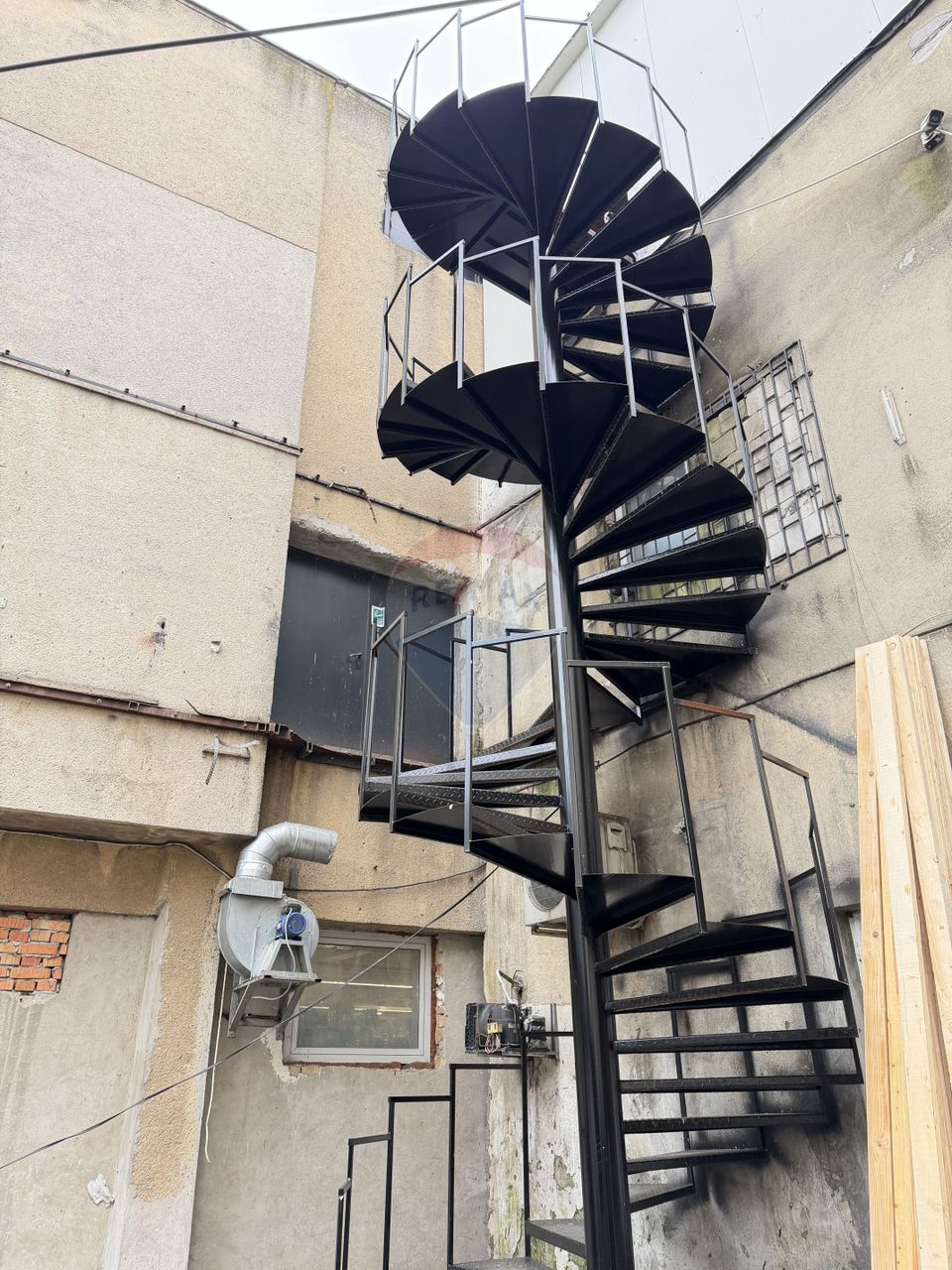 DE VANZARE Spațiu comercial de + 700 mp - et 1 -  Dacia - Constanța