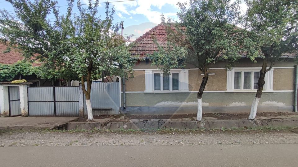 Casă cu 4 camere si teren de vânzare in com. Husasau de Tinca/Fonau