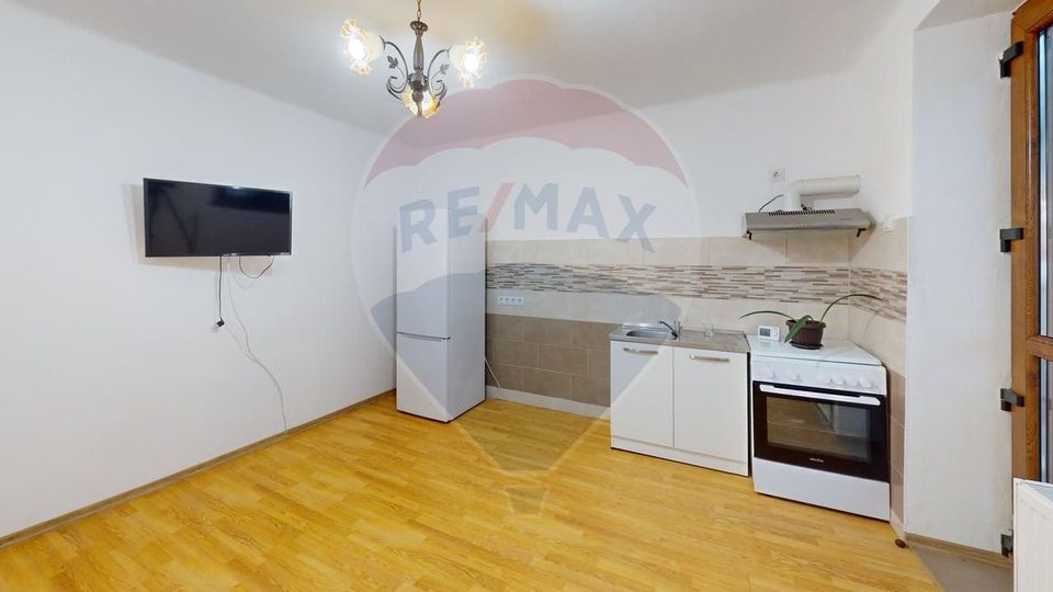 Casă cu 3 camere de vânzare Calea Dumbravii