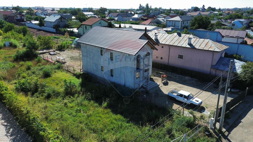 5 room House / Villa for sale, Est area