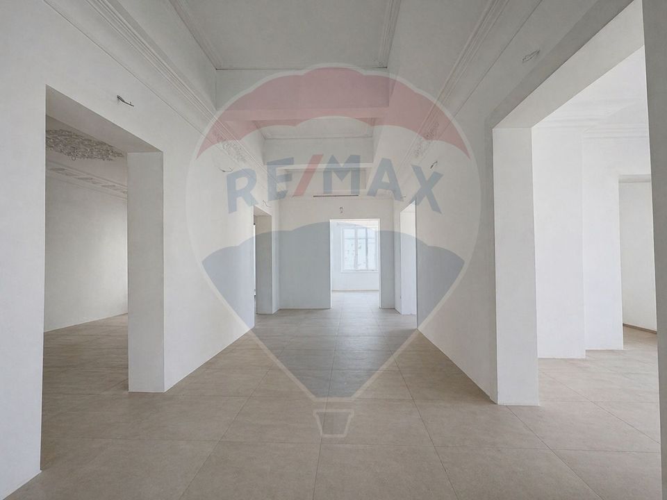 Premium office space / showroom - 573 sqm | Parking | Calea Victoriei