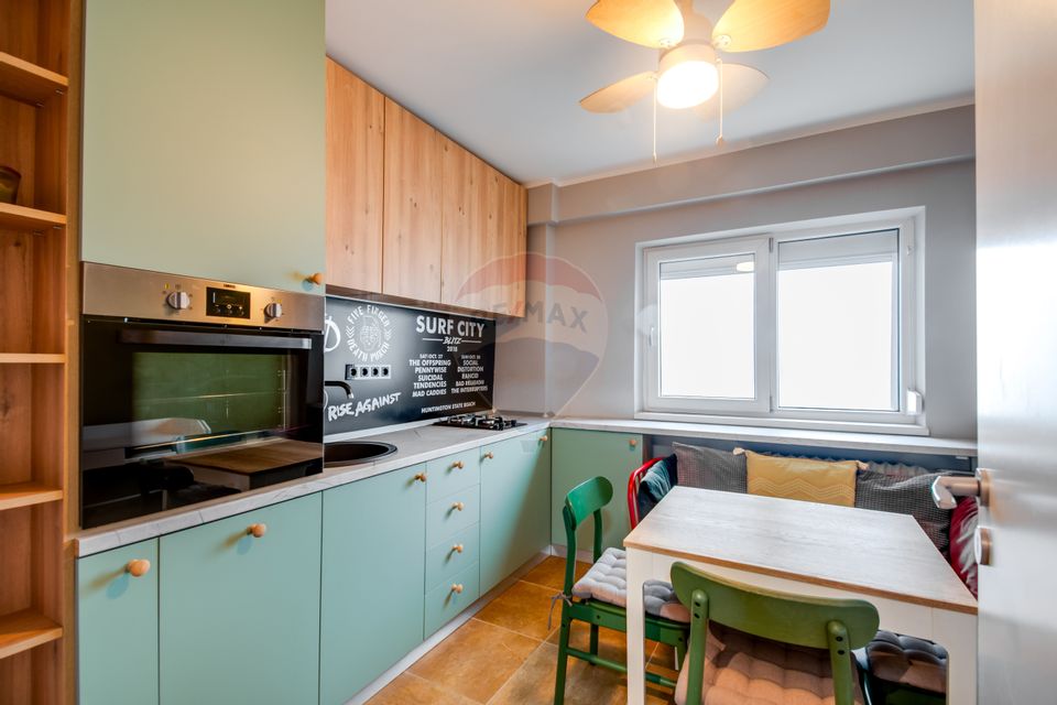 Apartament 2 camere de vanzare, bloc 1982, 57 mp, priveliste superba