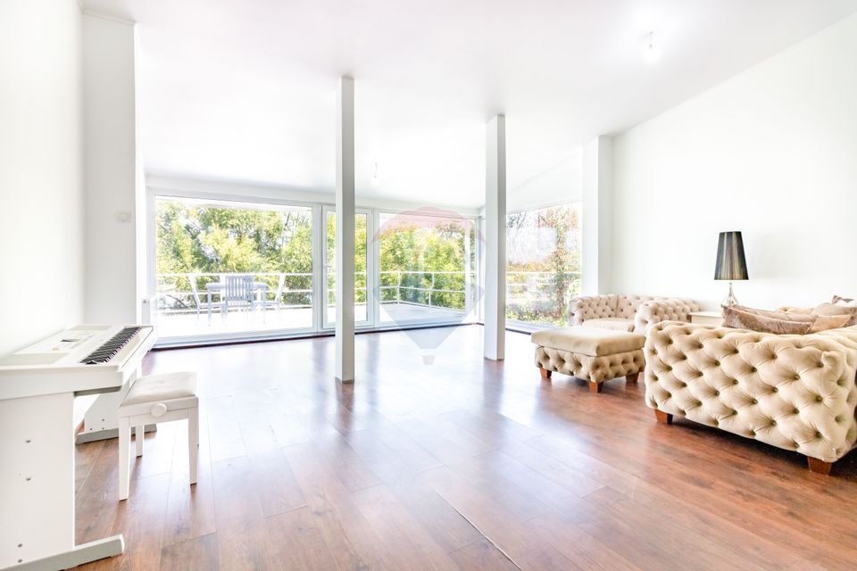 Snagov - Vila 5 camere cu terase mari si iesire directa la lac