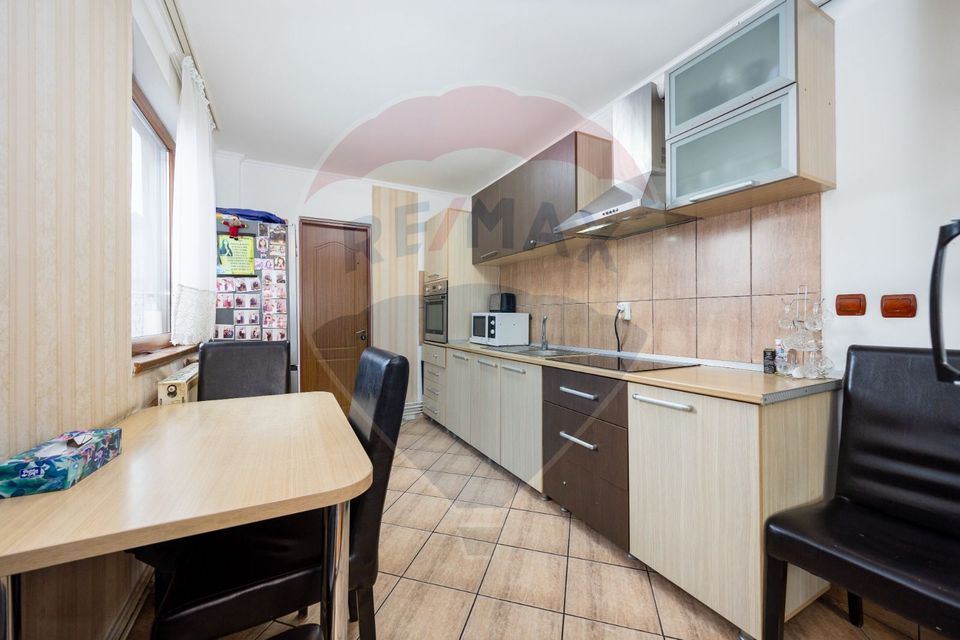 Casă individuală cu garaj și curte, 148 mp utili, zonă de case