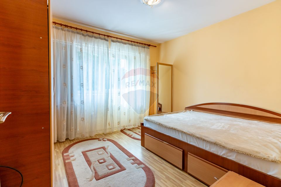 Apartament cu 3 camere de vânzare în zona Lacul Tei