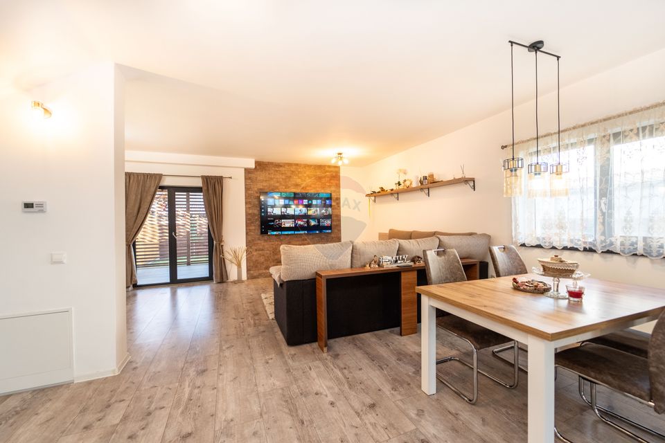 Comision 0%! | Proprietate cu terasa, semineu | 400 mp teren, Izvor!