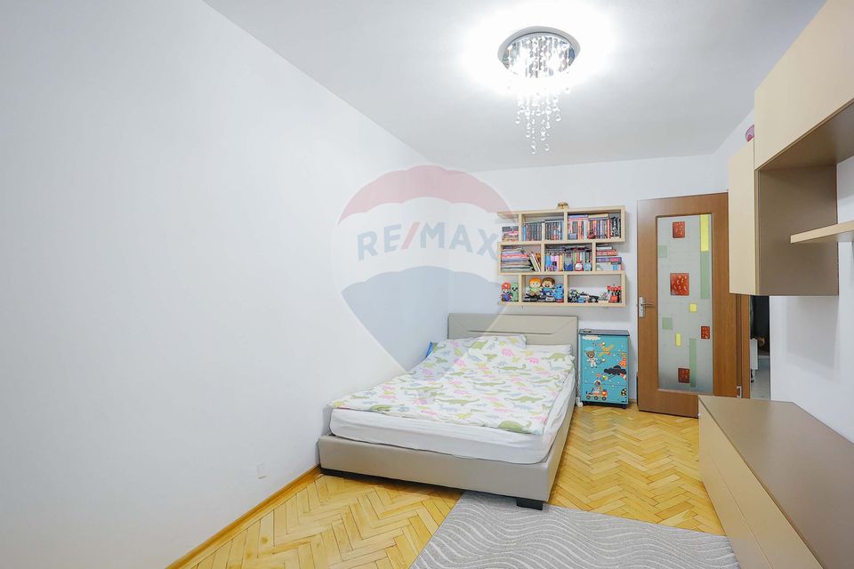 3 room Apartment for sale, Decebal area