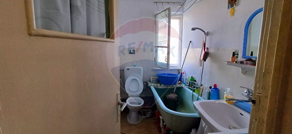 Apartament, 2 camere  decomandate de vânzare  in zona 9 Mai