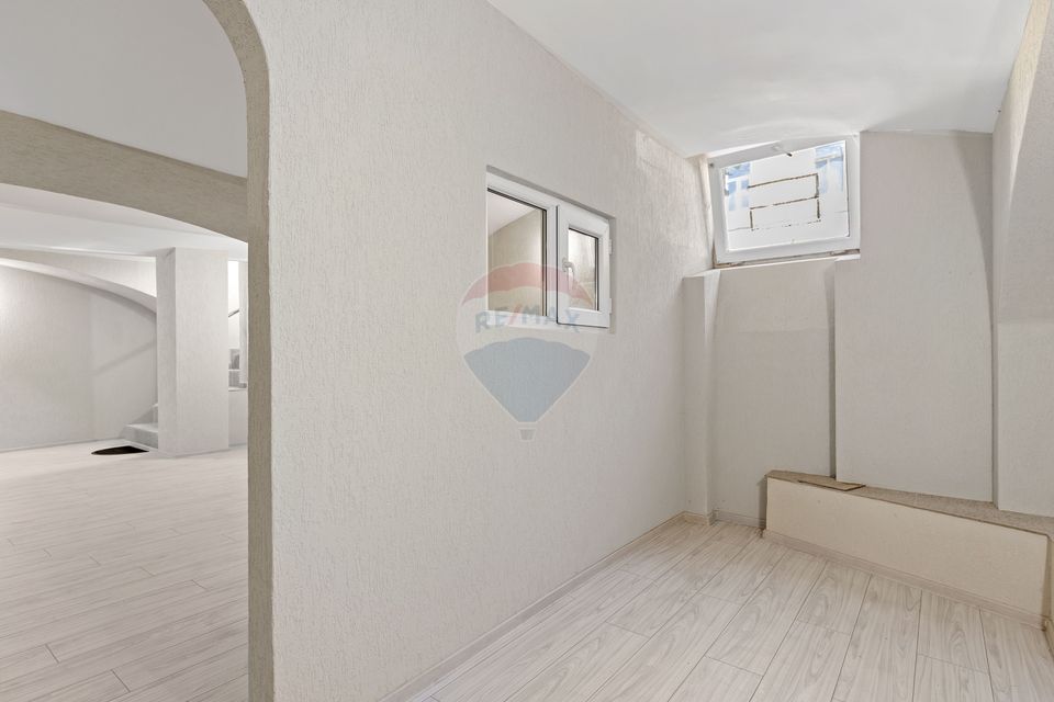 56sq.m Commercial Space for sale, Central area