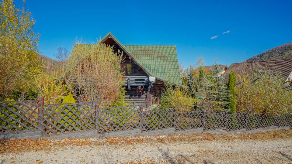 8 room House / Villa for sale