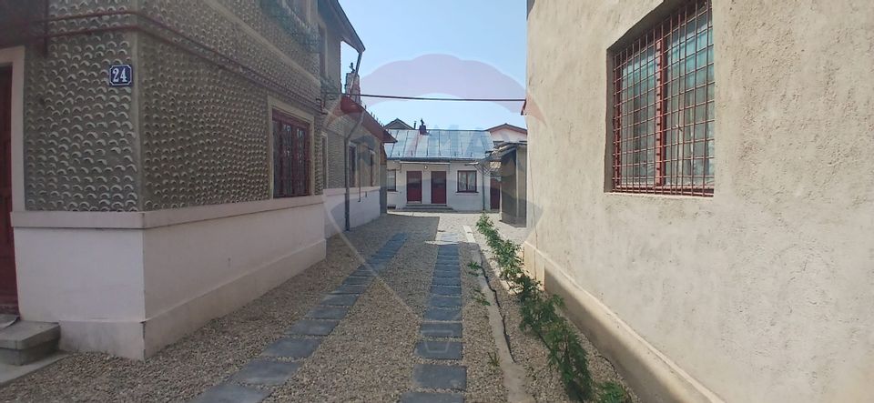 6 room House / Villa for sale, Central area