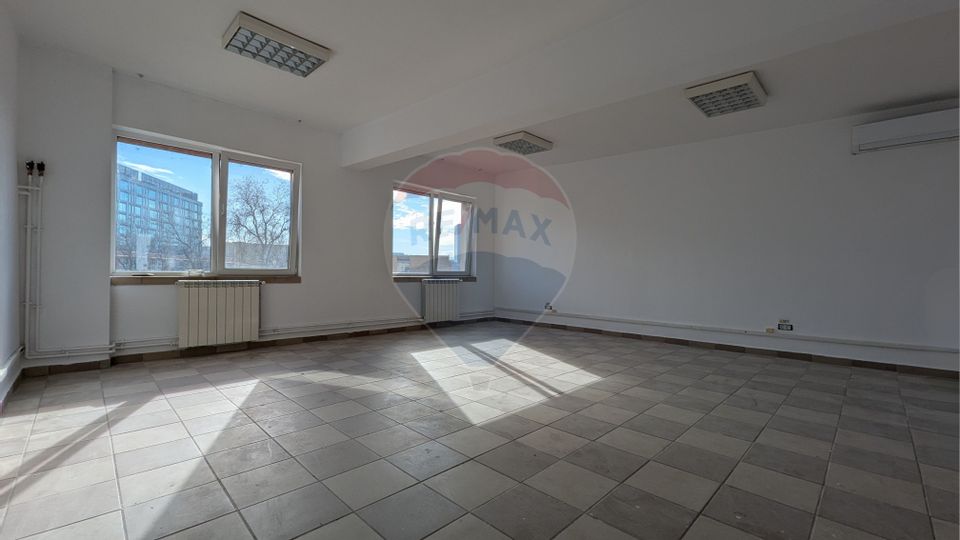100sq.m Office Space for rent, Regie area