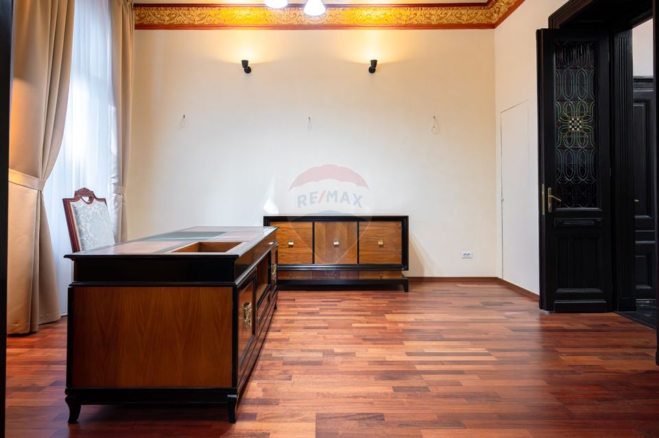 130 sqm Historic Property – Ideal for Living or Office