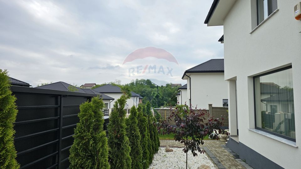 5 room House / Villa for sale