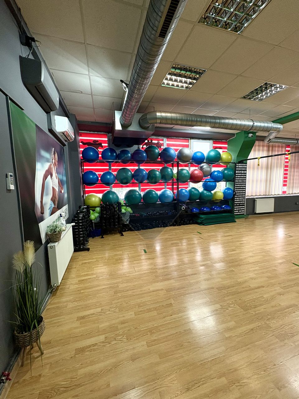 Spațiu comercial de inchiriat 233 mp, Calea Aurel Vlaicu