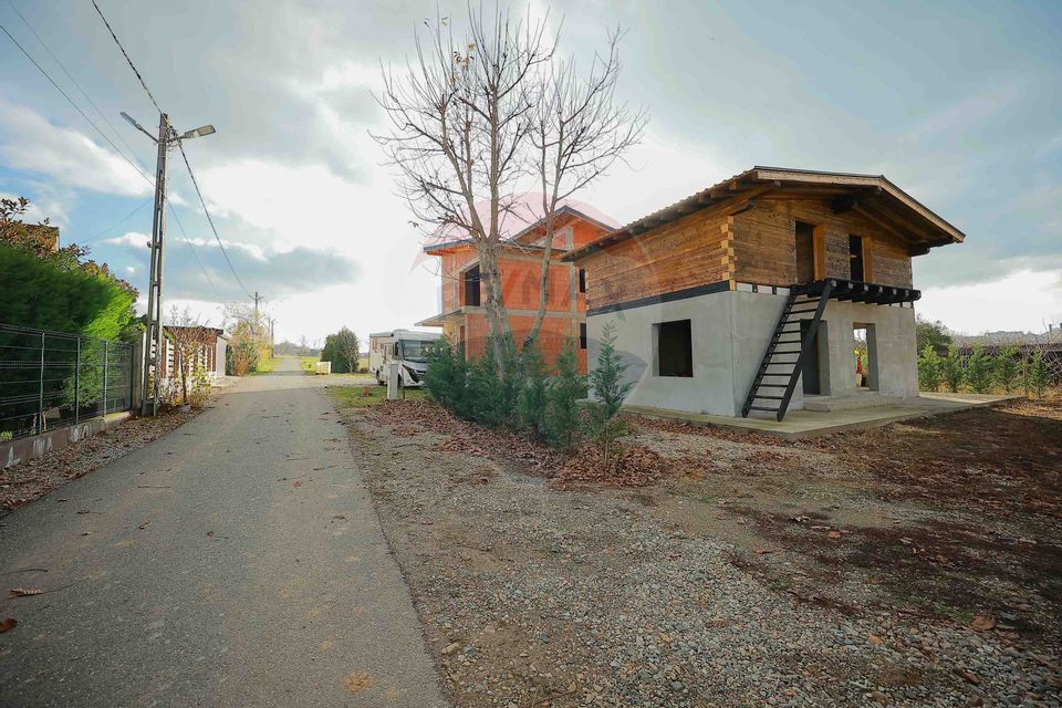 Casă P+M în construcție cu teren de 500 mp zona Aqua Park Venus