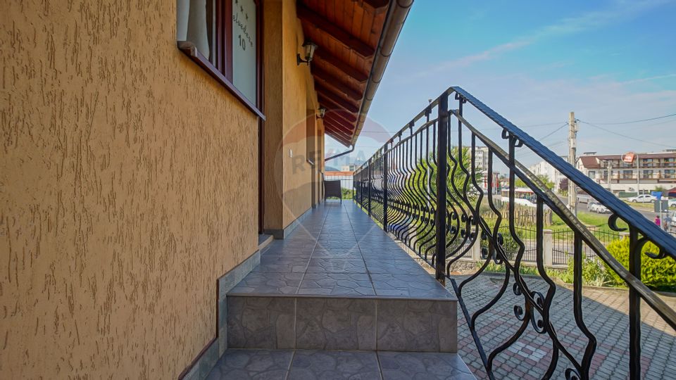 Casă / Vilă de vânzare în Râșnov, afacere-Pensiune clasificată