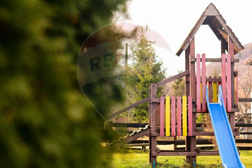 18 room Hotel / Pension for sale