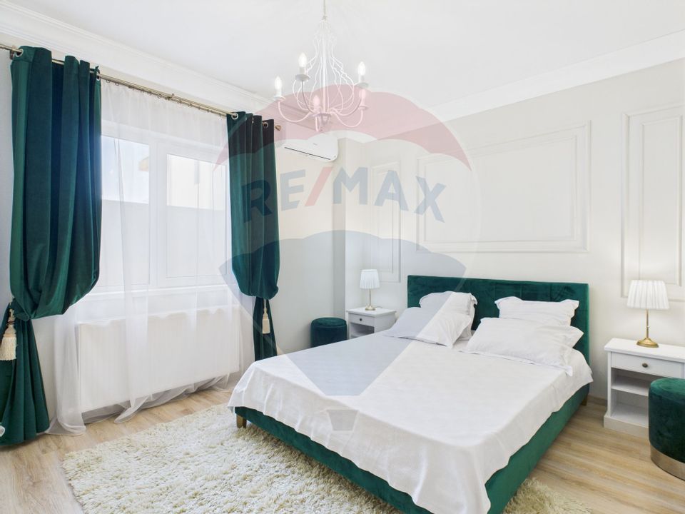 De vanzare | LUX |  Navodari | 3 camere | 300m plaja |