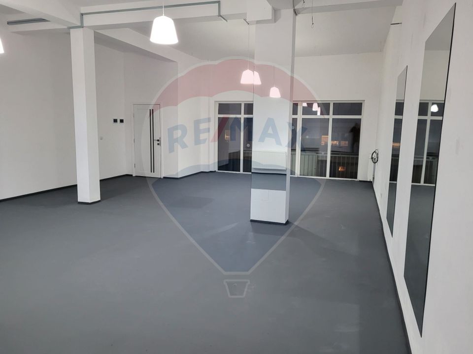 71.69sq.m Commercial Space for rent