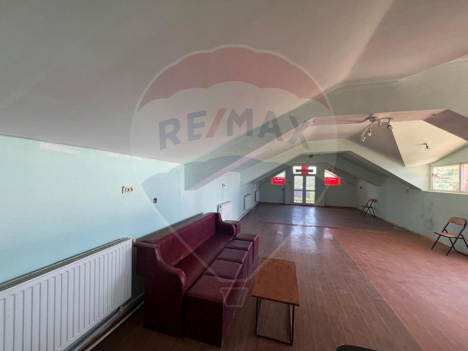 Casă / Vilă cu 5 camere de vânzare