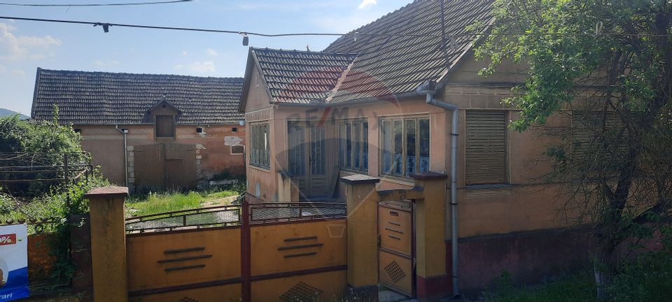 Casă de vanzare Barzava+teren 3000mp