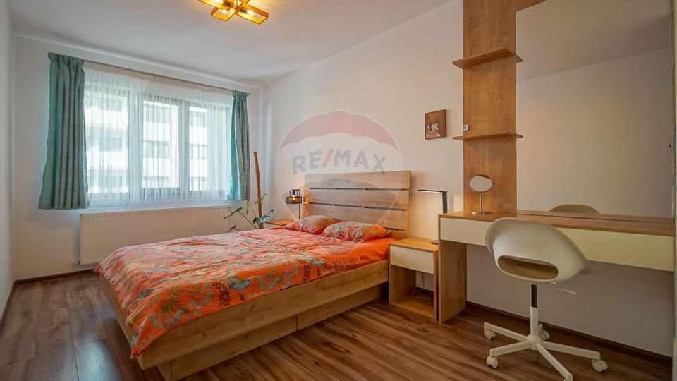 4 room Apartment for sale, Tractorul area