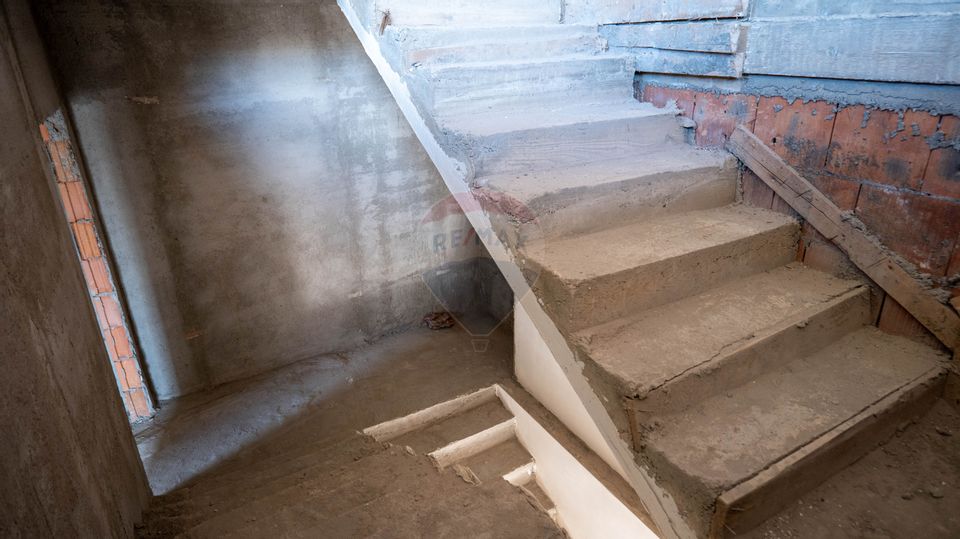 Vanzare duplex P+1+2 retras