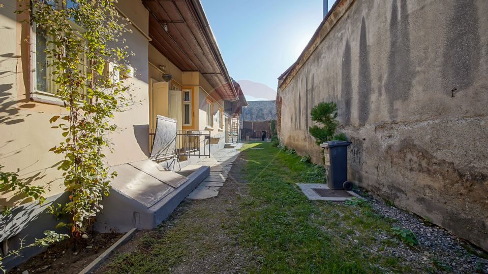 Comision 0 %! Casă cu 5 camere de vânzare în zona Turches!