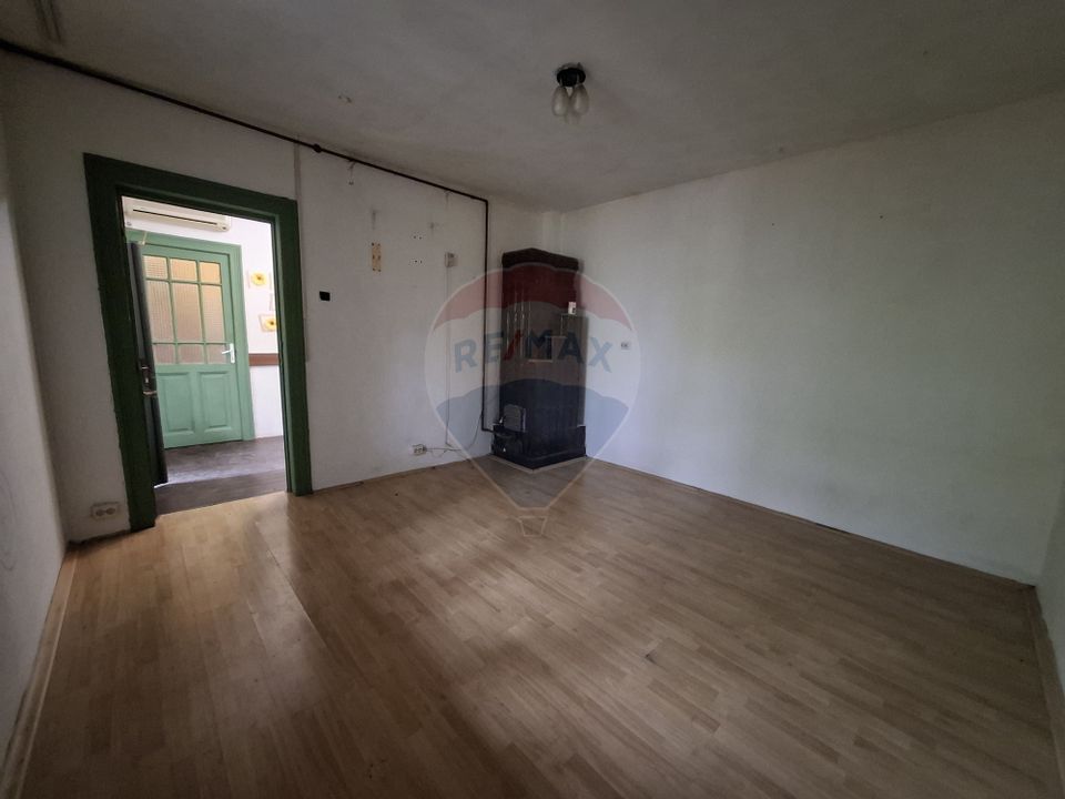 Vanzare casa 2 camere, partial renovata, Bd. Pieptanari