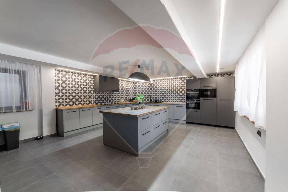 22 room Hotel / Pension for sale