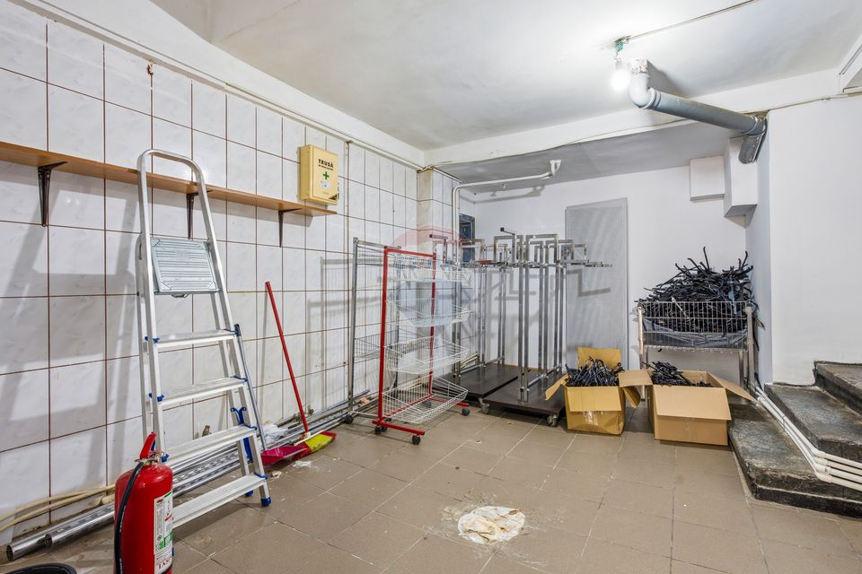 140sq.m Commercial Space for rent, Ultracentral area