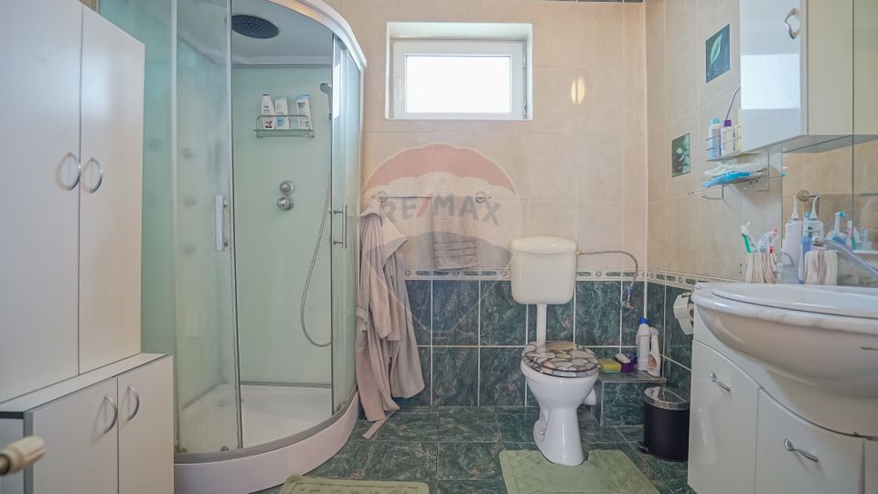 Casa/vila de vanzare, zona unica, Bronzului, cartier Tractorul, Brasov