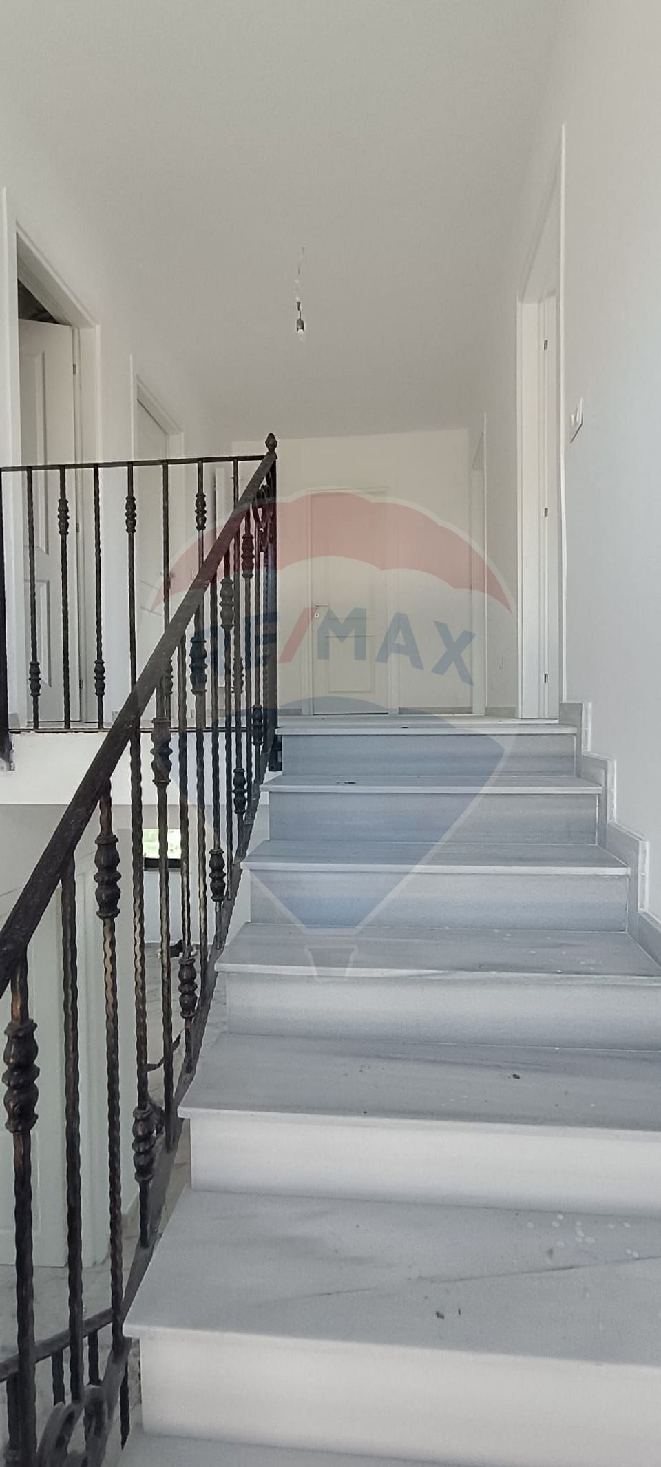 5 room House / Villa for sale